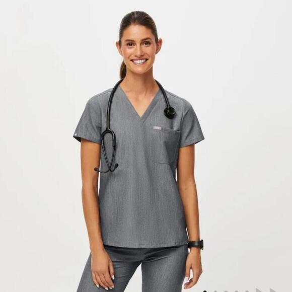 Figs Tops - Figs Catarina Scrub Top in Color Graphite Size Small